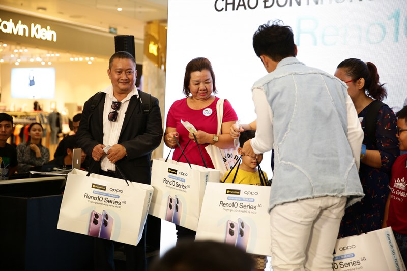 Toàn cảnh sự kiện trải nghiệm và mở bán sớm OPPO Reno10 Series Toàn cảnh sự kiện trải nghiệm và mở bán sớm OPPO Reno10 Series