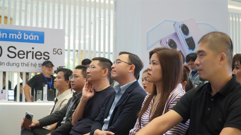 Toàn cảnh sự kiện trải nghiệm và mở bán sớm OPPO Reno10 Series Toàn cảnh sự kiện trải nghiệm và mở bán sớm OPPO Reno10 Series