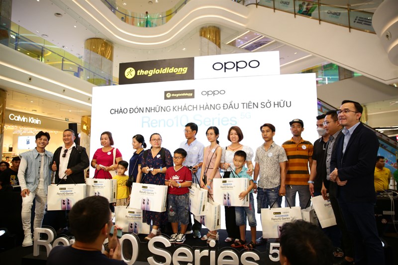 Toàn cảnh sự kiện trải nghiệm và mở bán sớm OPPO Reno10 Series Toàn cảnh sự kiện trải nghiệm và mở bán sớm OPPO Reno10 Series