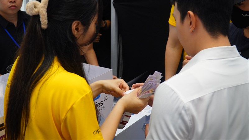 Toàn cảnh sự kiện trải nghiệm và mở bán sớm OPPO Reno10 Series Toàn cảnh sự kiện trải nghiệm và mở bán sớm OPPO Reno10 Series