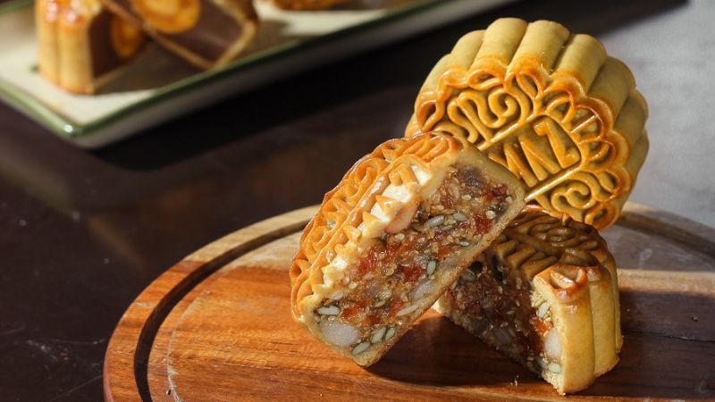 Bánh trung thu Almaz nhân thập cẩm gà nướng truyền thống