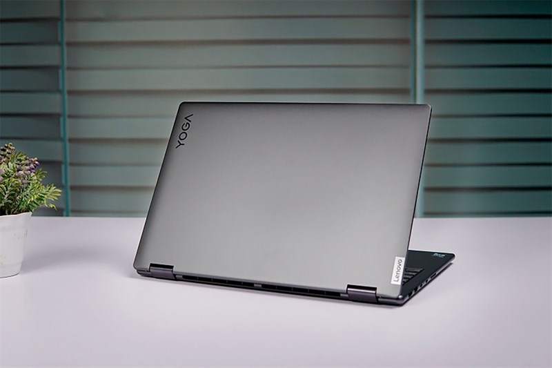 Sáng tạo vô hạn cùng laptop Lenovo Yoga, đổi điểm thi giảm đến 3 triệu đồng