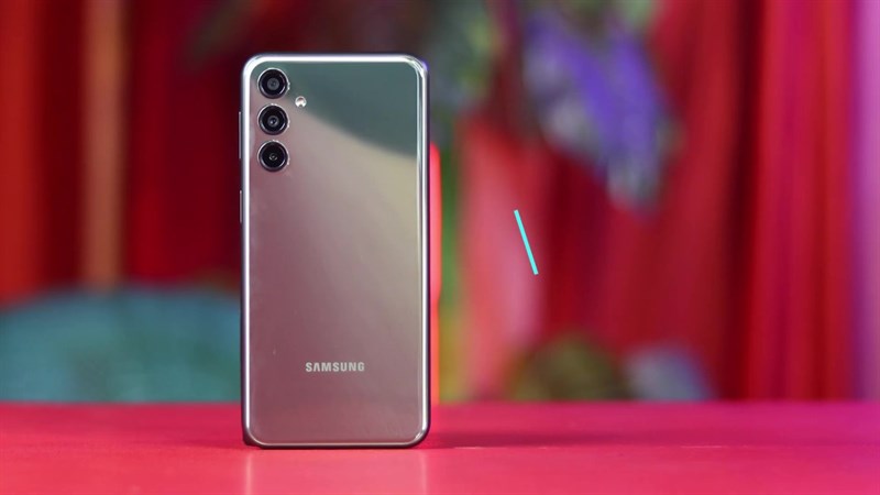 Galaxy F34 5G hiện được bán tại thị trường Ấn Độ với mức giá khởi điểm từ 18.999 INR (khoảng 5.5 triệu đồng)