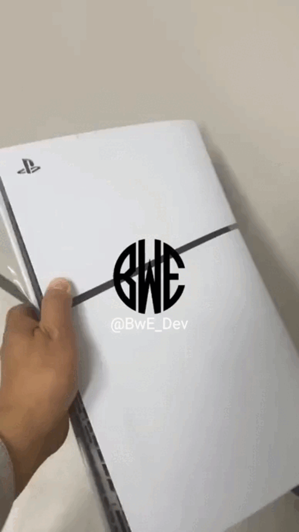 Hình ảnh về phiên bản PS5 mới với chiều cao nhỏ hơn 5 cm so với người tiền nhiệm Hình ảnh về phiên bản PS5 mới với chiều cao nhỏ hơn 5 cm so với người tiền nhiệm