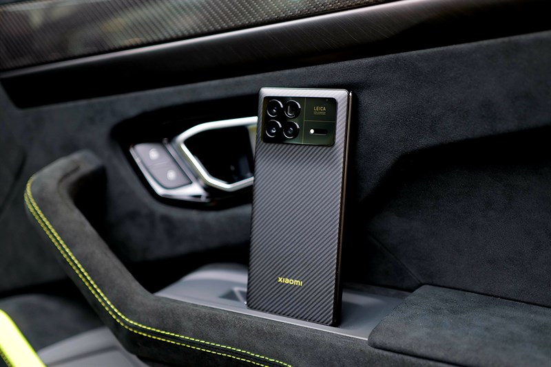 Xiaomi MIX Fold 3 dù mỏng gọn nhưng vẫn có độ bền rất cao Xiaomi MIX Fold 3 dù mỏng gọn nhưng vẫn có độ bền rất cao