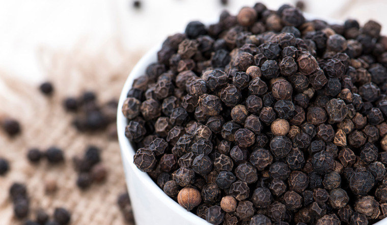 Giá tiêu hôm nay 15/8/2023: Giá tiêu nội địa giảm đồng loạt 500đ/kg