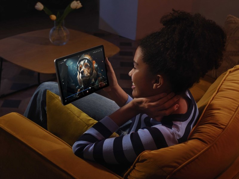 Màn hình của Redmi Pad SE có độ sáng cao cũng như ánh sáng xanh