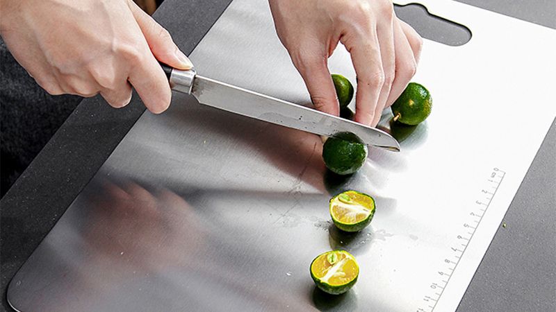 Characteristics of stainless steel cutting board