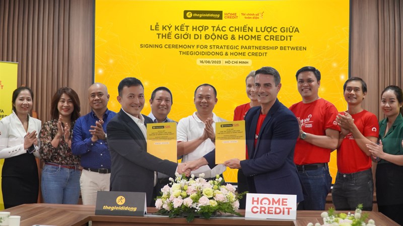 Thế Giới Di Động và Home Credit ký kết hợp tác chiến lược, mở ra nhiều ưu đãi về mặt tài chính