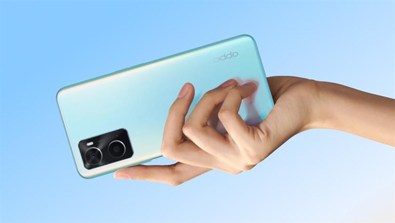 OPPO A38 vẫn mang khung viền vuông vắn giúp cầm nắm thích tay OPPO A38 vẫn mang khung viền vuông vắn giúp cầm nắm thích tay