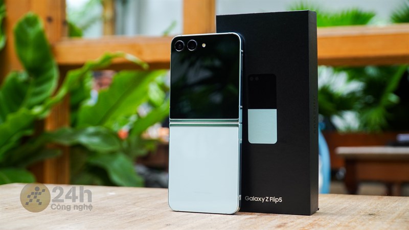 Mua Galaxy Z series thả ga, giá quá đã giảm bung nóc đến 11 triệu