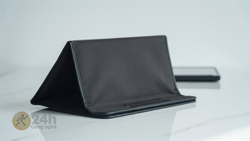 Đây chính là chân đế được tạo từ chiếc túi đựng. Đây chính là chân đế được tạo từ chiếc túi đựng.