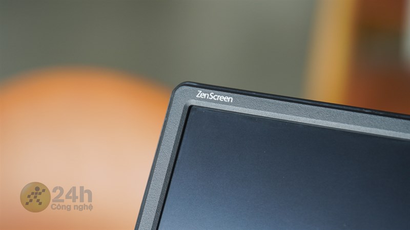 Góc trên bên trái của màn hình có logo Góc trên bên trái của màn hình có logo