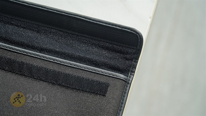 Mức độ hoàn thiện của chiếc túi đựng tặng kèm ASUS ZenScreen MB166C thực sự rất tốt. Mức độ hoàn thiện của chiếc túi đựng tặng kèm ASUS ZenScreen MB166C thực sự rất tốt.