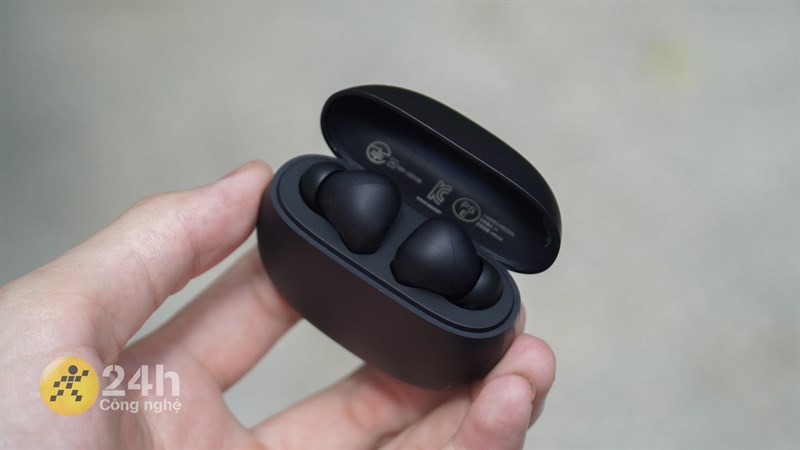 Bản lề Redmi Buds 4 Active được làm chắc chắn