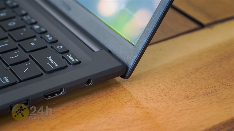 Các cạnh viền của ASUS Vivobook 14X OLED 2023 được bo cong nhẹ và làm phẳng Các cạnh viền của ASUS Vivobook 14X OLED 2023 được bo cong nhẹ và làm phẳng