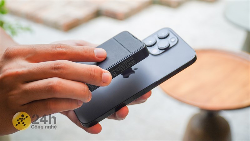 Xmobile DS611 Magnetic có tổng thể hình chữ nhật với kích thước 1.32 x 6.6 x 10.2 cm và nặng 146 gram.