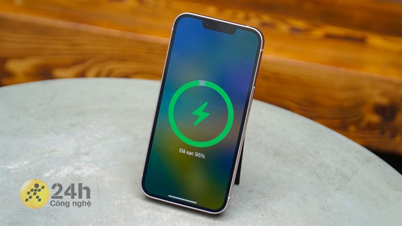 Xmobile DS611 Magnetic có dung lượng 5.000 mAh.