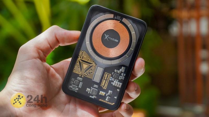 Xmobile DS611 Magnetic hỗ trợ Power Delivery 20 W (sạc có dây qua cổng Type C) và sạc không dây Magnetic.