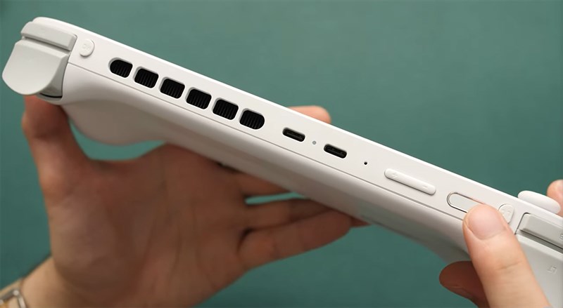 Cạnh trên của Ayaneo 2S