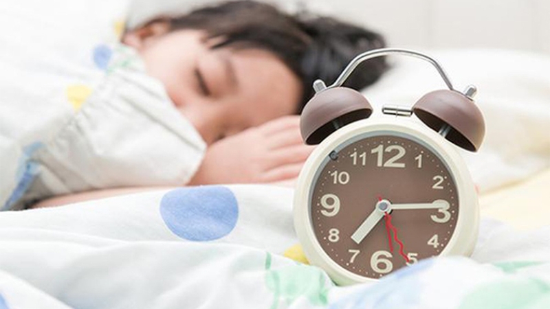 Bỏ túi 4 mẹo cực hay tập cho bé ăn ngủ đúng giờ ngay từ khi mới sinh