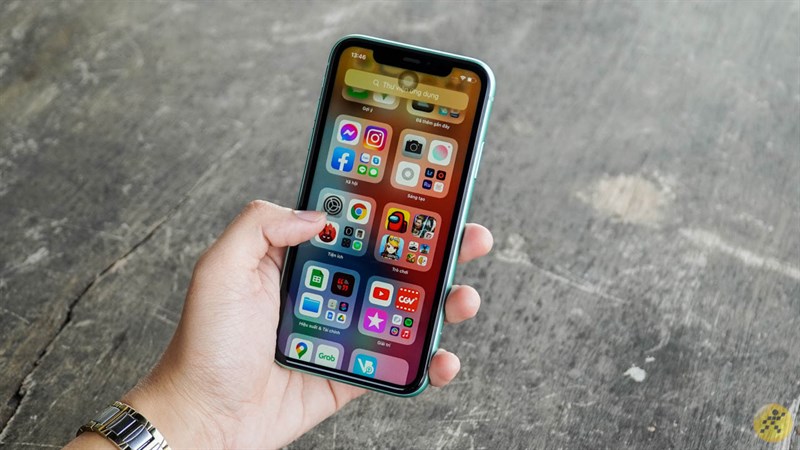 iPhone 11: Điện thoại tầm giá 10 triệu, ‘già gân’ mà HOT quá!