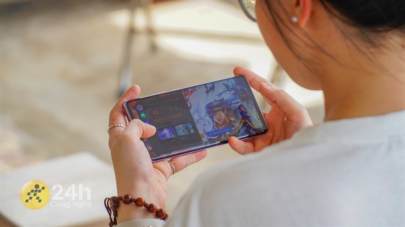 Bất ngờ trước deal khủng của OPPO, điện thoại chỉ còn 4.69 triệu