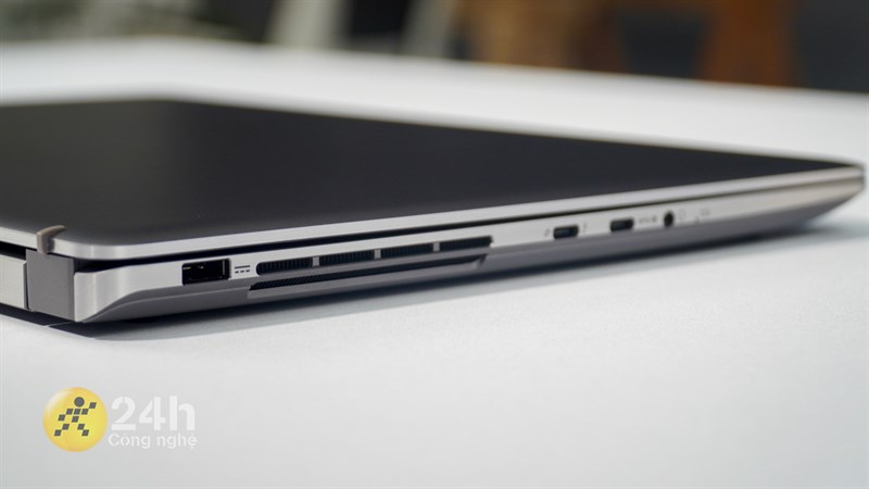 Cạnh phải của MSI CreatorPro Z16P Cạnh phải của MSI CreatorPro Z16P