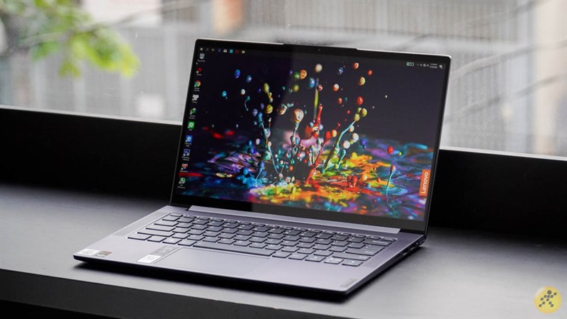 2. Lenovo Yoga Slim 7 14ITL05 i7 - Laptop cũ cấu hình tốt cho dân văn phòng