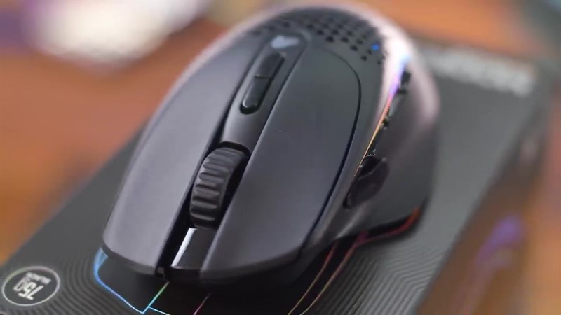 Các nút chính của chuột được trang bị công tắc riêng của Glorious, đem lại cảm giác nhấn rất tốt