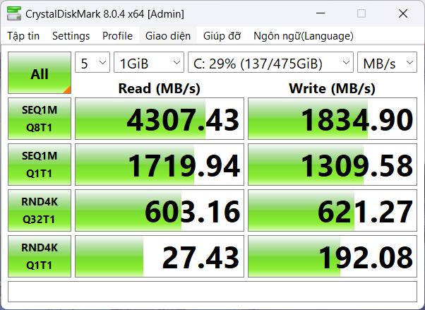 Đo tốc độ đọc/ghi của ổ cứng SSD 512 GB bên trong ASUS VivoBook 15 OLED L1202W.