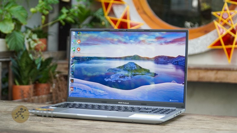 Màn hình của ASUS VivoBook 15 OLED L1202W còn có tần số quét 60 Hz kết hợp cùng tốc độ phản hồi 0.2 ms mang lại trải nghiệm sử dụng chơi game rất mượt mà.