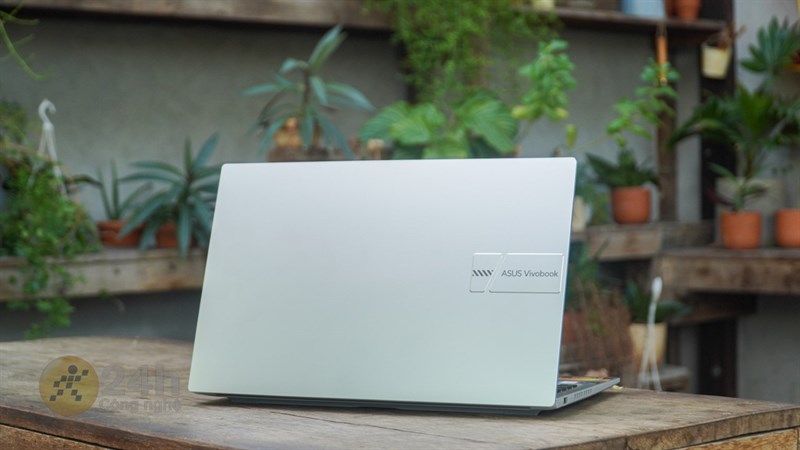 ASUS VivoBook 15 OLED L1202W có giá 24.99 triệu tại hệ thống Thế Giới Di Động