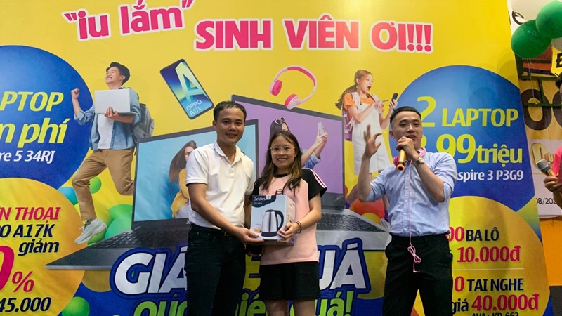 Toàn cảnh sự kiện Laptop Giá Rẻ Quá