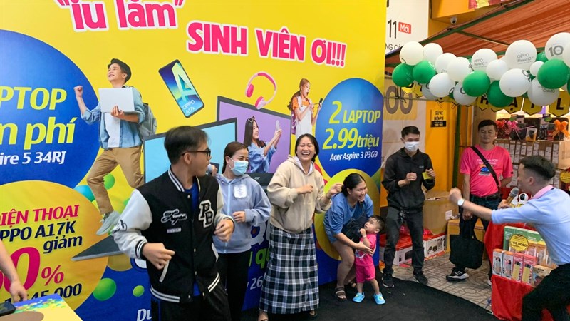 Toàn cảnh sự kiện Laptop Giá Rẻ Quá
