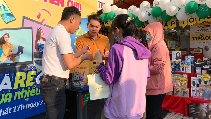 Toàn cảnh sự kiện Laptop Giá Rẻ Quá