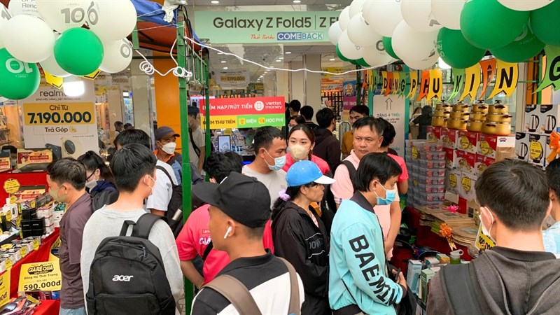 Toàn cảnh sự kiện Laptop Giá Rẻ Quá