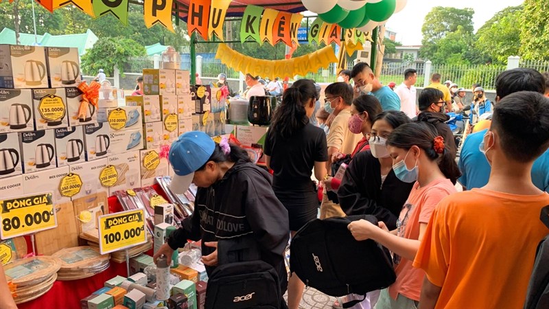 Toàn cảnh sự kiện Laptop Giá Rẻ Quá