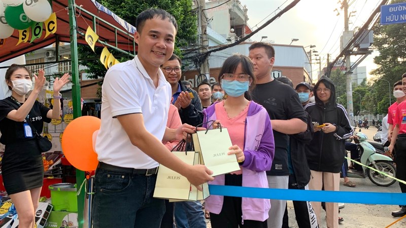 Toàn cảnh sự kiện Laptop Giá Rẻ Quá