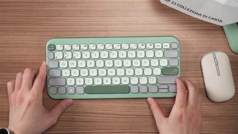 Asus Marshmallow KW100 sở hữu thiết kế độc đáo, tạo nên sự khác biệt so với những bàn phím tối màu và thường thấy Asus Marshmallow KW100 sở hữu thiết kế độc đáo, tạo nên sự khác biệt so với những bàn phím tối màu và thường thấy