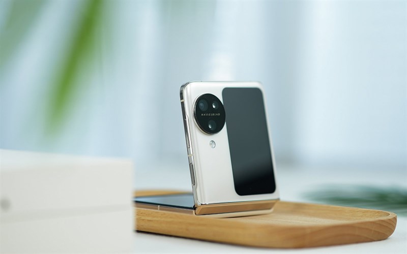 OPPO Find N3 Flip còn được cải tiến mạnh về hệ thống camera