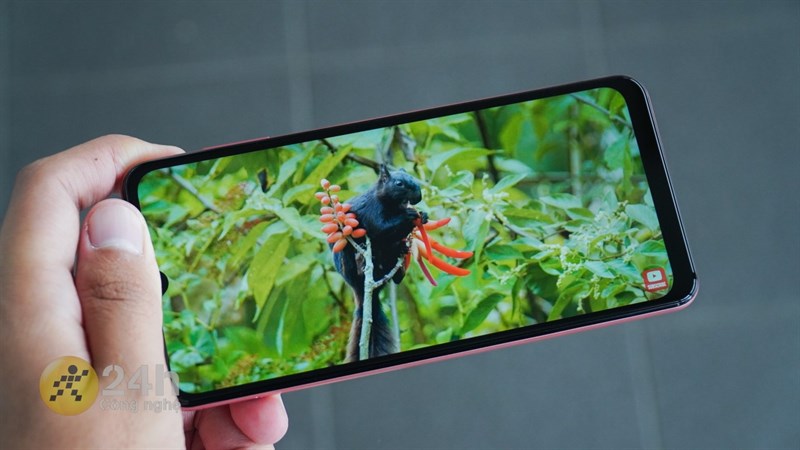 Smartphone giúp trẻ hoc tập được nhiều kiến thức hơn Smartphone giúp trẻ hoc tập được nhiều kiến thức hơn