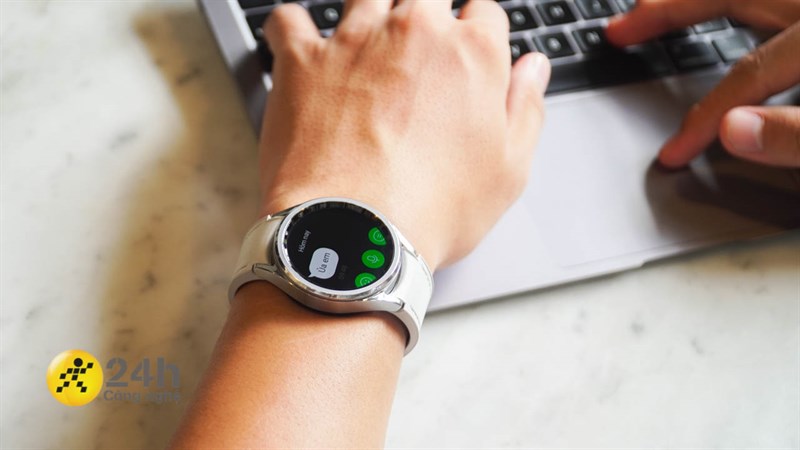 Mình đã cùng Galaxy Watch6 Classic vượt qua 7749 tình huống éo le nơi công sở như thế này!