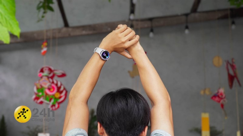 Mình đã cùng Galaxy Watch6 Classic vượt qua 7749 tình huống éo le nơi công sở như thế này!