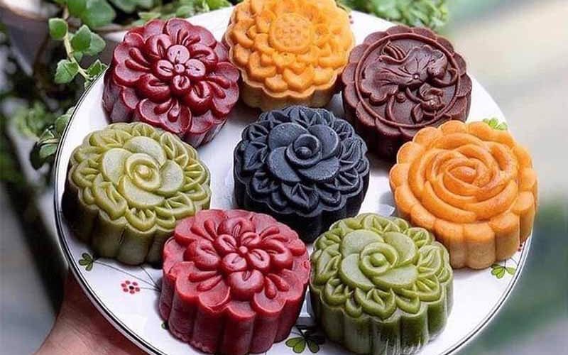 Making mooncakes yourself