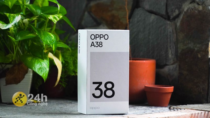 Hộp đựng của OPPO A38 sở hữu tông màu trắng chủ đạo. Hộp đựng của OPPO A38 sở hữu tông màu trắng chủ đạo.