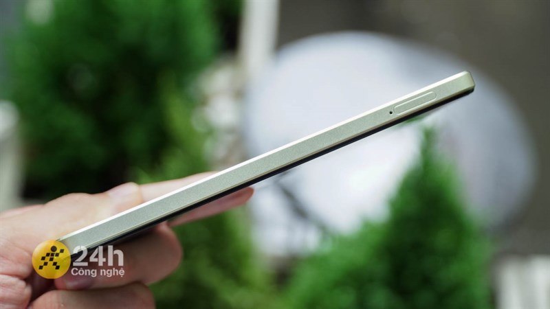 Cạnh trái của OPPO A38 là nơi đặt khay SIM. Cạnh trái của OPPO A38 là nơi đặt khay SIM.