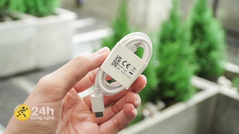 Cáp sạc USB-C cũng được tặng kèm trong hộp đựng của OPPO A38. Cáp sạc USB-C cũng được tặng kèm trong hộp đựng của OPPO A38.