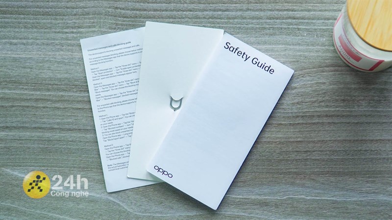 Sách hướng dẫn sử dụng và que chọc SIM của OPPO A38. Sách hướng dẫn sử dụng và que chọc SIM của OPPO A38.