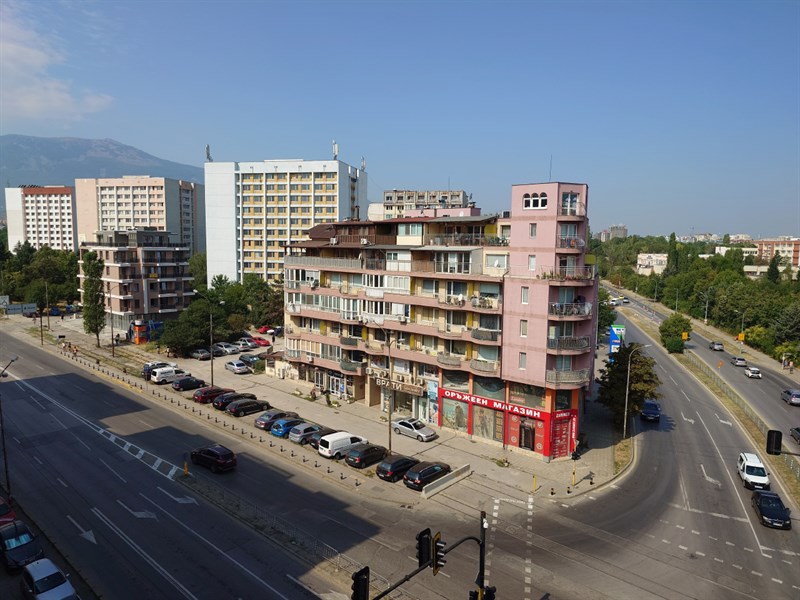 Ảnh chụp trong điều kiện đủ sáng ở chế độ tự động từ camera Sony Xperia 5 V. Nguồn: GSMArena.